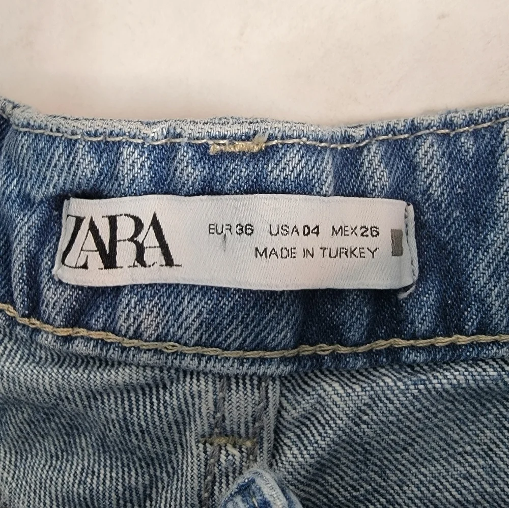 Zara Light-Blue High Rise Distressed Mom Jeans - Picture 6 of 9